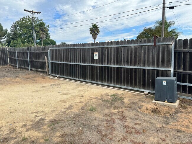 1129 Via Estrellada Fallbrook, CA 92028 photo 3