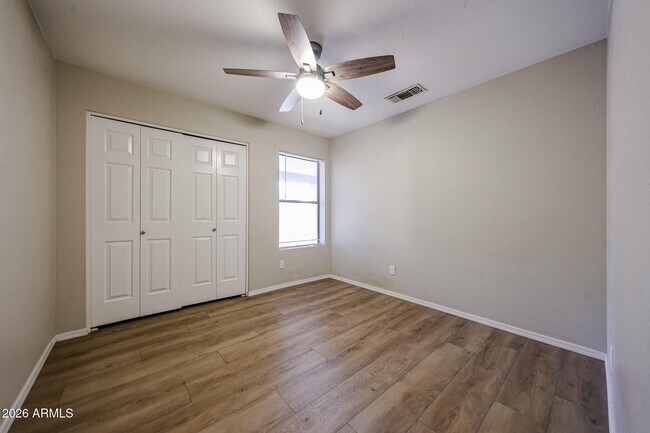 6320 W Paradise Ln Glendale, AZ 85306 photo 5