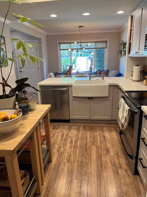 663 S Cedros Ave Solana Beach, CA 92075 photo 4