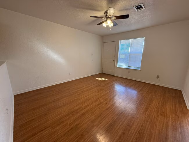 1403 Dugger Cir Killeen, TX 76543 photo 2