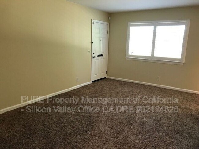 508 Caledonia St Santa Cruz, CA 95062 photo 4