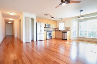 North Capital Hill owner offering move in special photo 5