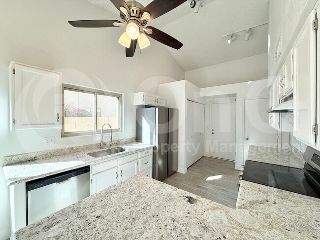 8709 W Cambridge Ave Phoenix, AZ 85037 photo 4