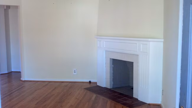 2+ Bedroom 1 Bath House in Oakland photo 2