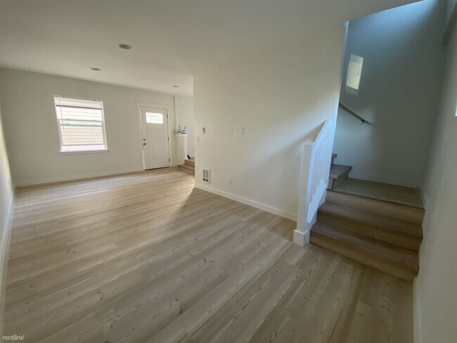 8120 Delridge Way Southwest, Seattle, WA 98106 photo 3