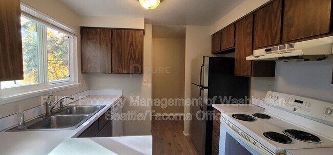 5801 13th Ave SE Lacey, WA 98503 photo 2