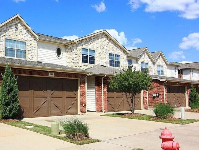 253 Club Cir Dr Coppell, TX 75019 photo 2