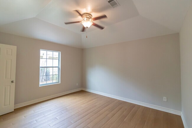 304 Truman Street, Houston, TX 77018 photo 3