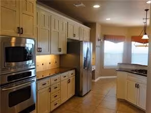 2608 Franklin Cove Lago Vista, TX 78645 photo 3