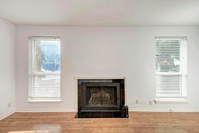 1000 W 26th St Austin, TX 78705 photo 4