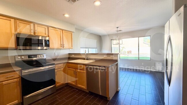 14700 W Carlin Dr Surprise, AZ 85374 photo 4