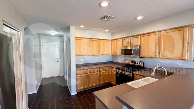 14700 W Carlin Dr Surprise, AZ 85374 photo 3