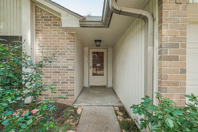 6907 Yardley Drive, Katy, TX 77494 photo 3