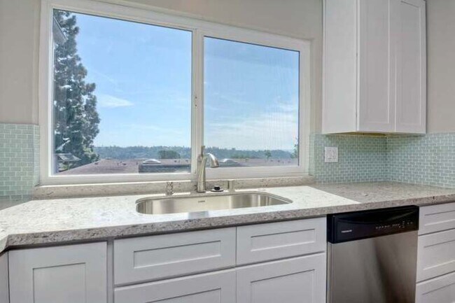 6318 Caminito Andreta San Diego, CA 92111 photo 2