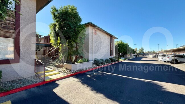 4354 N 82nd St Scottsdale, AZ 85251 photo 2