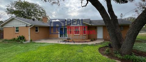 Charming 3 Bed 2 Bath Home photo 2