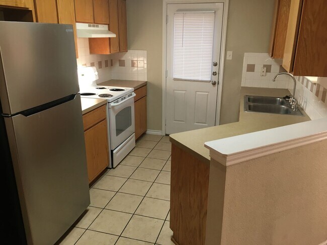 310 N 10th St Nolanville, TX 76559 photo 5