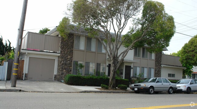 441 & 443 Liberty Street, El Cerrito, CA 94530 photo 2