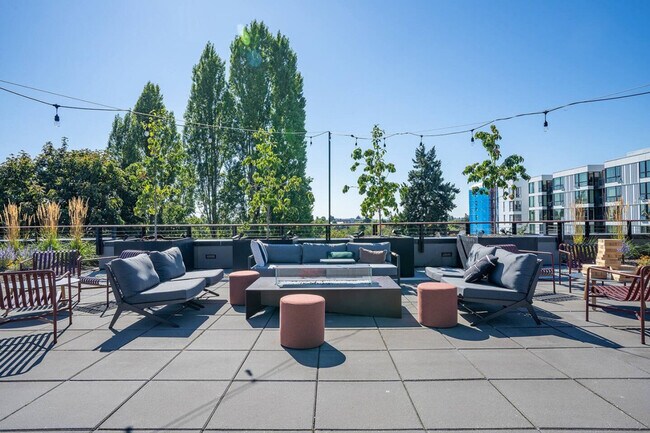 2407 E Union St Seattle, WA 98122 photo 4