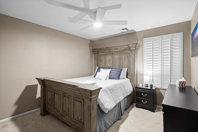 8566 W Cinnabar Ave Peoria, AZ 85345 photo 5