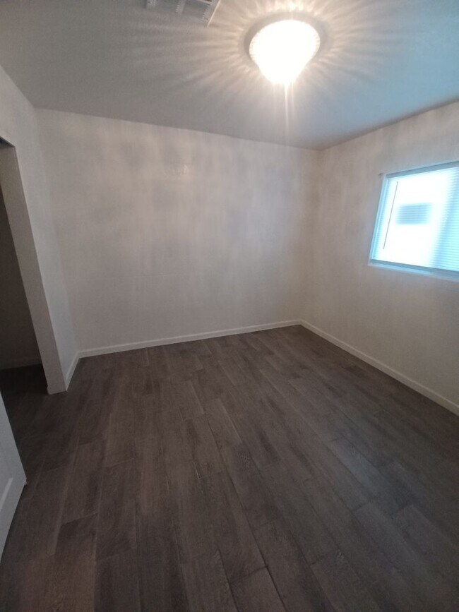 2033 W Madison St Phoenix, AZ 85009 photo 2