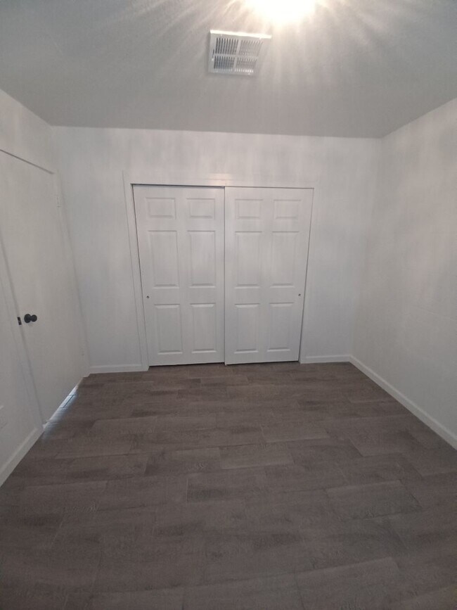 2033 W Madison St Phoenix, AZ 85009 photo 3