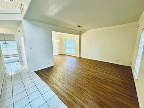 7508 Orrick Dr Austin, TX 78749 photo 2