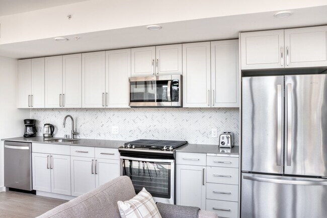 704 Spring St Seattle, WA 98104 photo 3