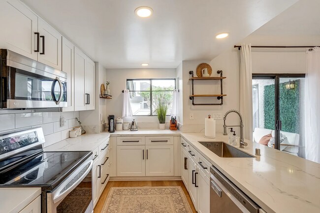 532 Via De La Valle Solana Beach, CA 92075 photo 2