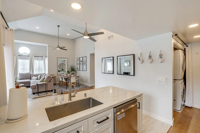532 Via De La Valle Solana Beach, CA 92075 photo 3