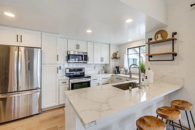 532 Via De La Valle Solana Beach, CA 92075 photo 4