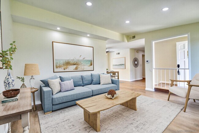 13064 Calle De Las Rosas, San Diego, CA 92129 photo 2