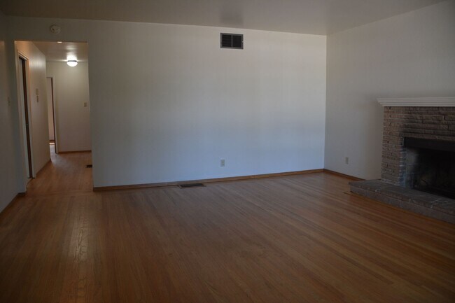 3809 Lassen Dr Pittsburg, CA 94565 photo 4
