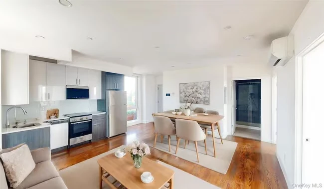 138-28 Queens Blvd Queens, NY 11435 photo 2