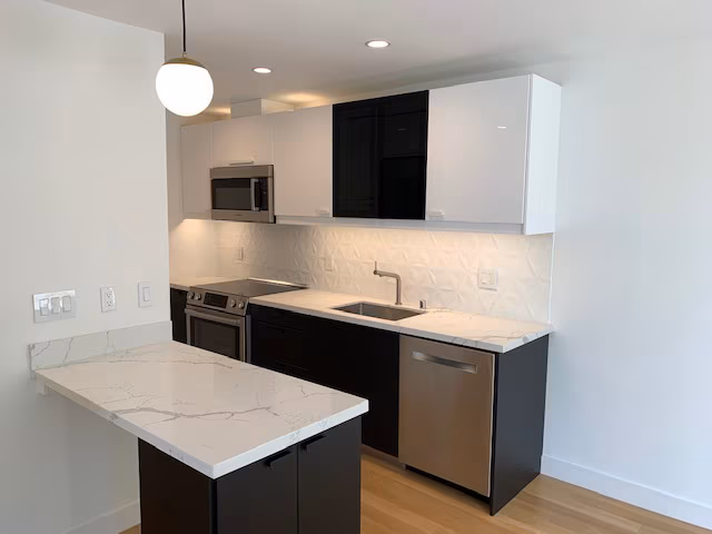 1040 Dolores St San Francisco, CA 94110 photo 3