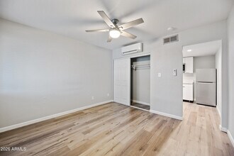 3025 N 32nd St Phoenix, AZ 85018 photo 2