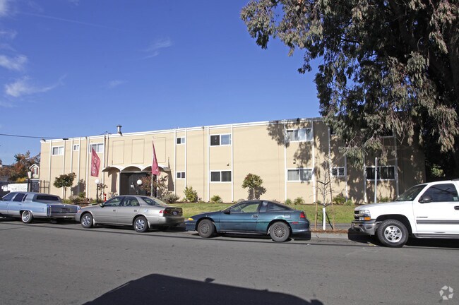 Alameda Park Apartments photo 2