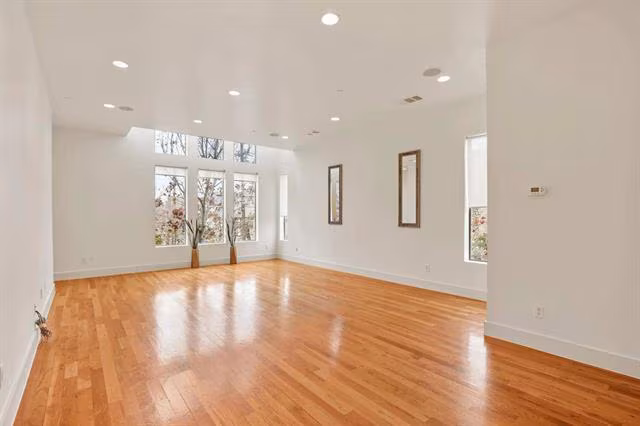 1600 N HASKELL                 /HOA photo 4