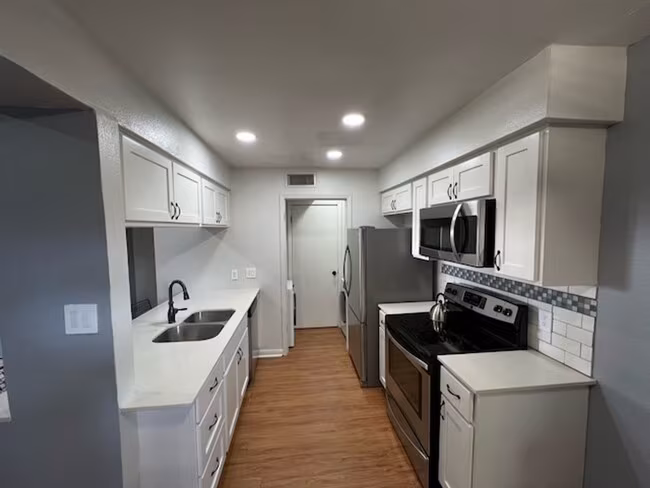 3511 Alpine Cir Austin, TX 78704 photo 4