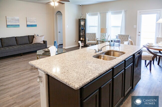 10072 Melon Avenue, Dallas, TX 75217 photo 2