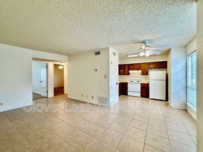 10563 Starcrest Dr San Antonio, TX 78217 photo 4