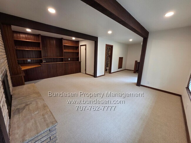 628 Canyon Rd Novato, CA 94947 photo 3