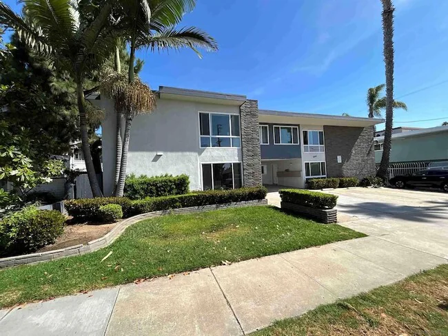 2006 Diamond St San Diego, CA 92109 photo 4