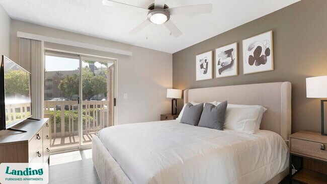 101 S Center St Arlington, TX 76010 photo 4
