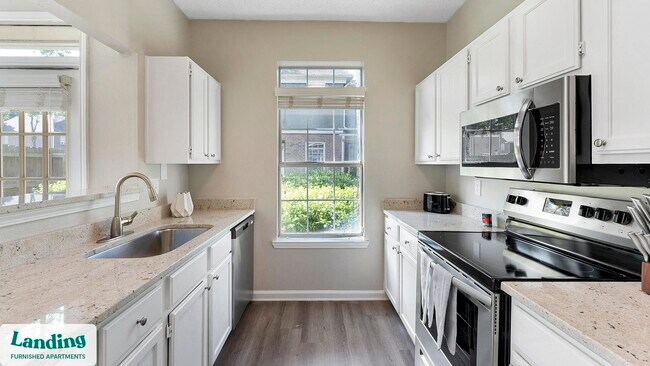101 S Center St Arlington, TX 76010 photo 3