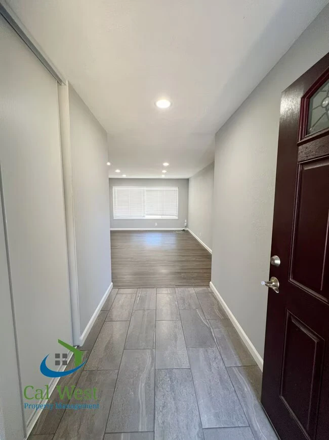 1567 Oriole Ave Sunnyvale, CA 94087 photo 2