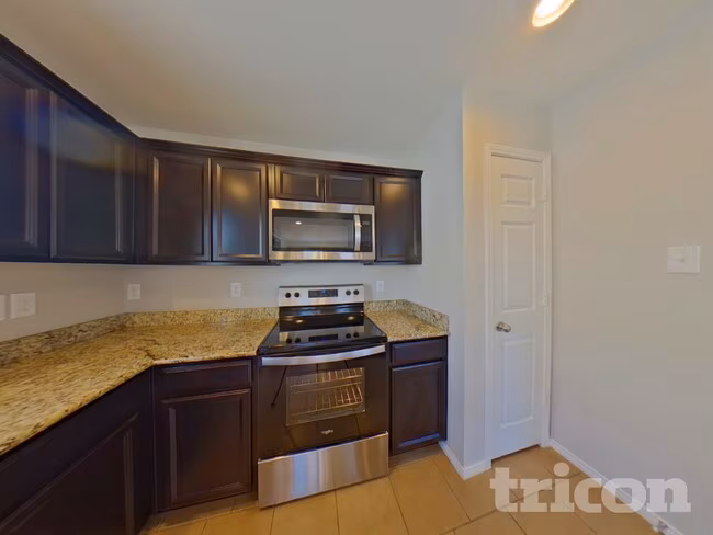 9921 Amosite Drive, Fort Worth, TX 76131 photo 5