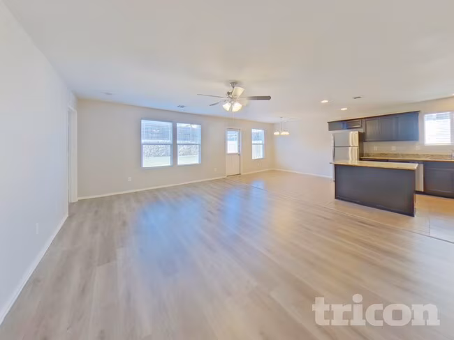9921 Amosite Drive, Fort Worth, TX 76131 photo 2