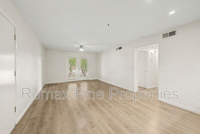 4704 E Paradise Village Pkwy N Phoenix, AZ 85032 photo 4