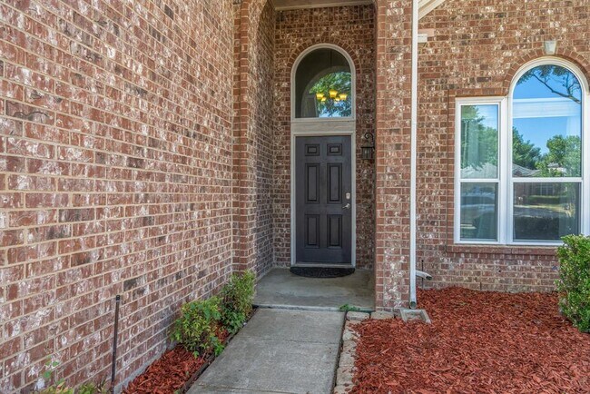 1605 Highdale Court, Flower Mound, TX 75028 photo 4